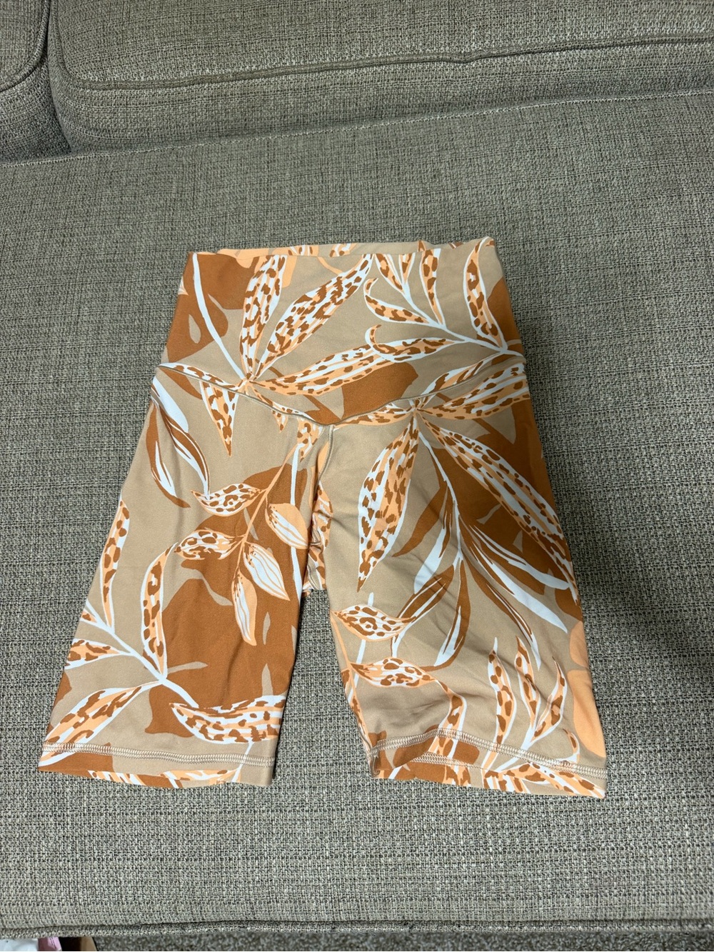 aerie Women's Printed Bike Shorts in Tan, White & Rust